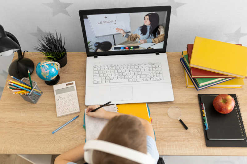 Dispensez vos cours en visioconférence